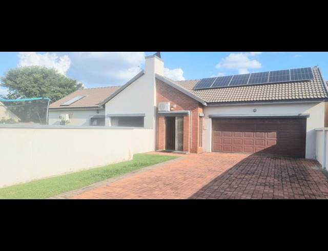 3 BEDROOM HOUSE FOR SALE IN HEUWELSIG ESTATE